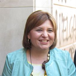 Valencia entrega a Arias Cañete la posición común de las comunidades autónomas en materia de residuos y cambio climático