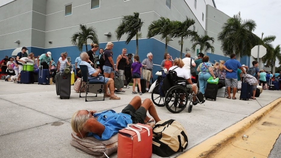 Florida: Ordenan la evacuación de 700 mil personas más