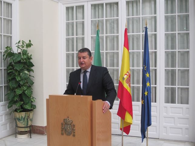 Medio Ambiente aporta casi 1.000 efectivos para la lucha contra los incendios forestales en Andalucía