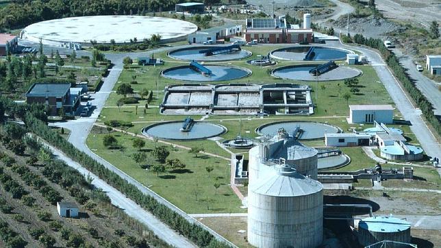 La depuradora de Estepona beneficiará a más de 400.000 habitantes de la Costa del Sol