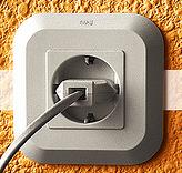 Adeces denuncia la "apatía" del Gobierno en la puesta al día de los planes de ahorro de energía