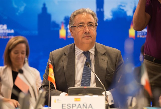 Zoido dice que se investiga si fuegos de Galicia han sido intencionados: "El peso de la ley debe recaer sobre culpables"