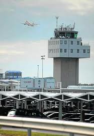 El Aeropuerto de Asturias implanta el aterrizaje verde que permite la disminución de emisiones de CO2