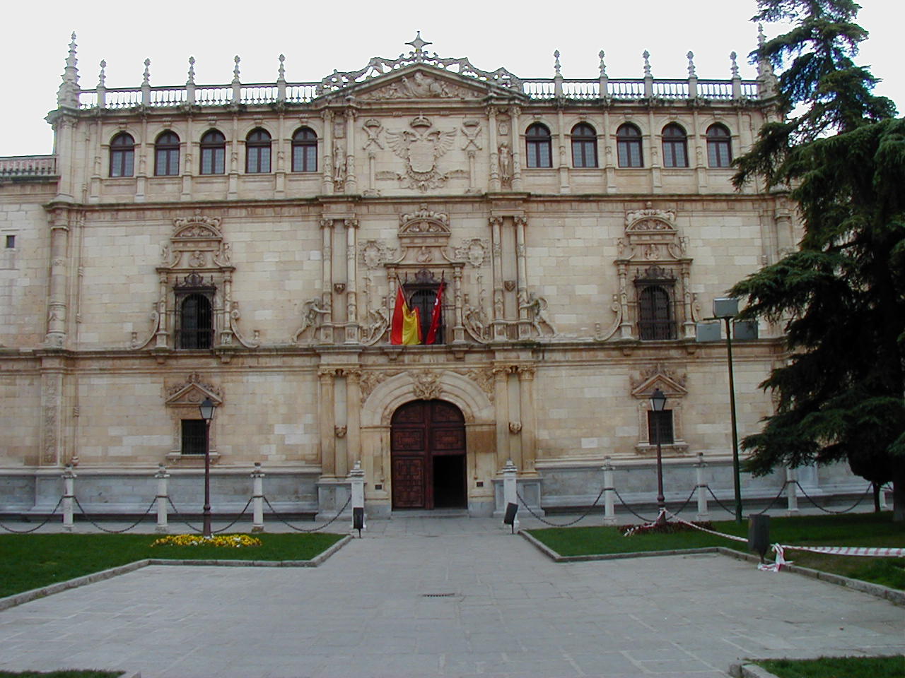 La energía eléctrica consumida por la Universidad de Alcalá durante 2010 procedió en su totalidad de energías renovables