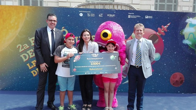 Escuelas catalanas recogen 36 toneladas de pilas en el concurso de reciclaje Apilo XII