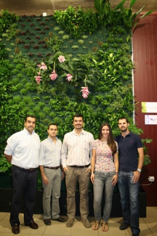 La Universidad de Sevilla cuenta ya con el primer jardín vertical activo de Europa