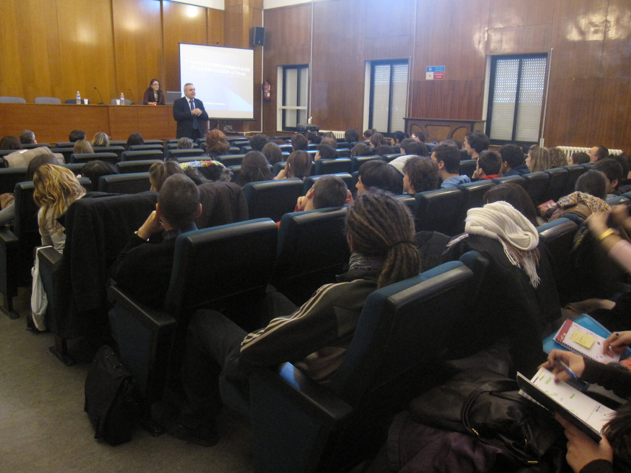 Educación ambiental para lograr un modelo de crecimiento sostenible basado en valores medioambientales