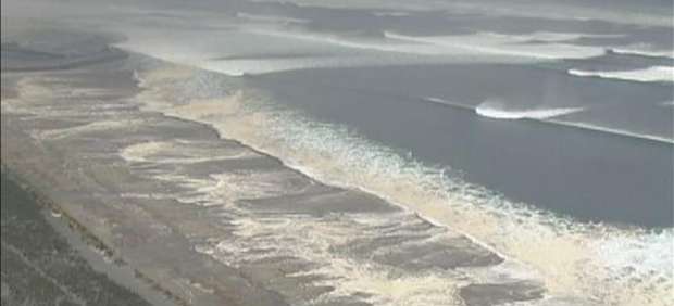 Aparecen entre 200 y 300 cadáveres en una playa de Sendai