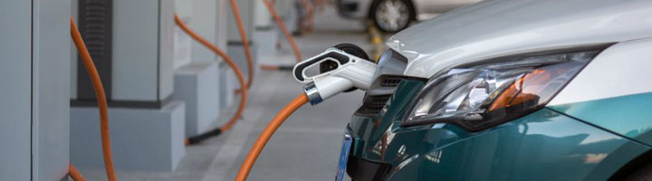 Reino Unido invertirá más de 1.100 millones en impulsar la movilidad eléctrica y de bajas emisiones