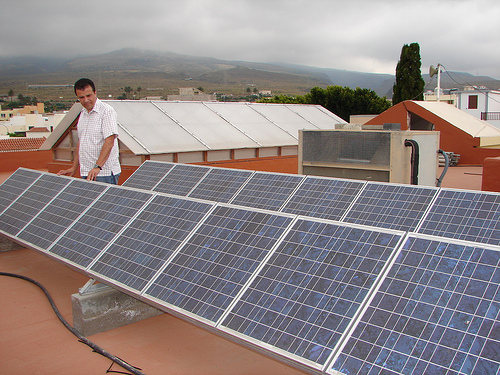 Siete de cada diez ayuntamientos han implementado energías renovables
