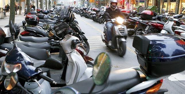 Manuela Carmena quiere restringir las motos en Madrid en periodo de alta contaminación