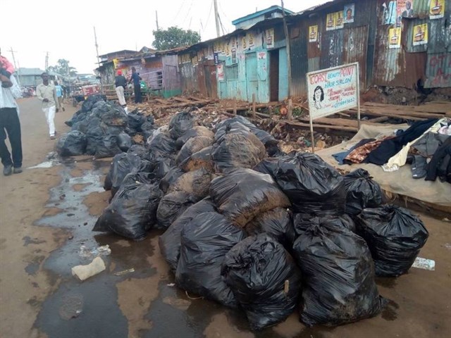 Kenia prohíbe las bolsas de plástico con multas de hasta 32.000 euros y penas de prisión de hasta 4 años