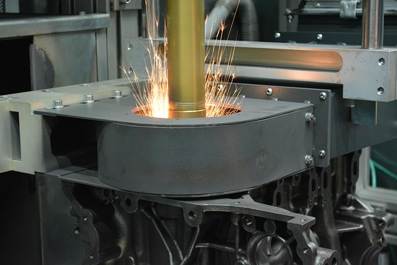 Ford desarrolla un proceso de plasma de alta tecnología que permite salvar motores del desguace y reducir emisiones