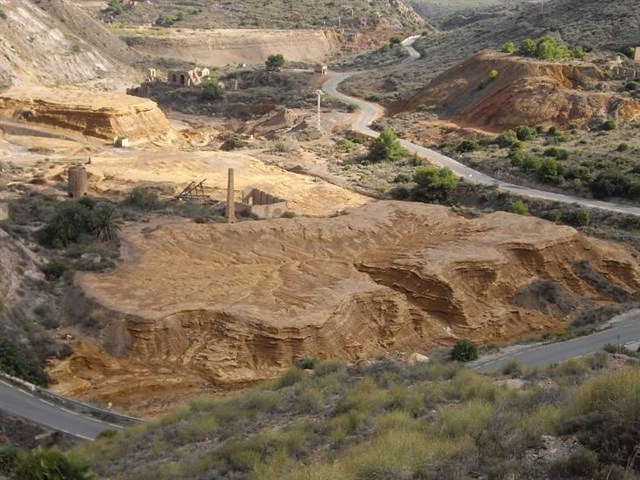 La UPCT participa en un proyecto europeo sobre rehabilitación de suelos degradados por metales e hidrocarburos