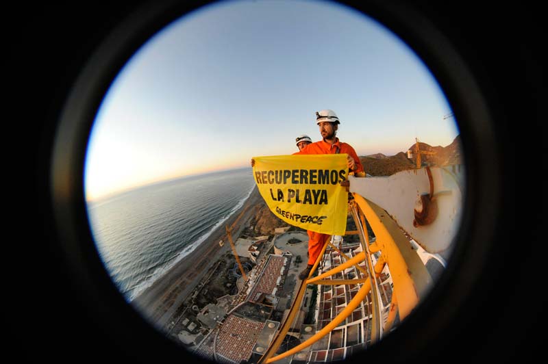 La política del PP sobre chiringuitos confunde a la sociedad