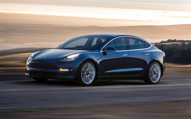Los primeros Tesla Model 3 ya circulan por las carreteras