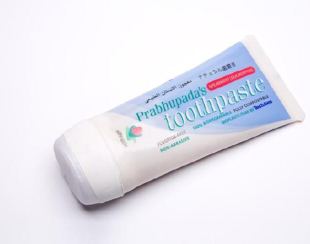 Primer tubo biodegradable de pasta dentífrica