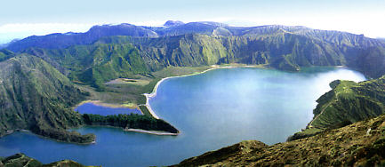 Investigadores de Tenerife y Azores evalúan la emisión de CO2 por lagos volcánicos en San Miguel