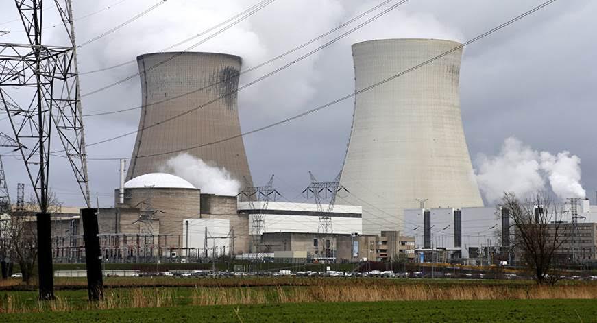 Bruselas avala compensar a operadoras de tres reactores nucleares en Bélgica en caso de cierre anticipado