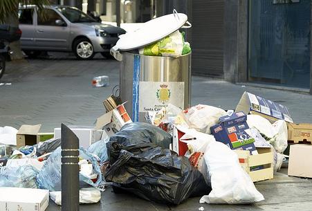 La crisis disminuye en 30 toneladas anuales la producción de basura en Tenerife