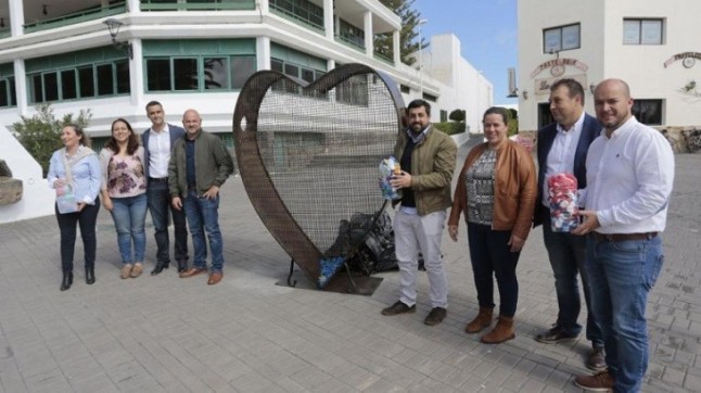 Acude al punto solidario de recogida de tapones en Santa Cruz de Tenerife