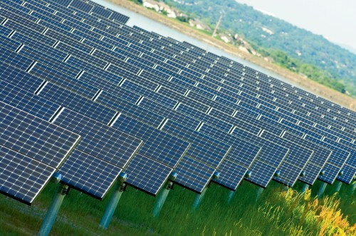 Los fotovoltaicos inician mañana la denuncia del contrato del Gobierno con las consultoras de renovables