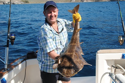 10.000 personas contra la colaboración de la ULPGC con la pesca ilegal de tiburones y rayas