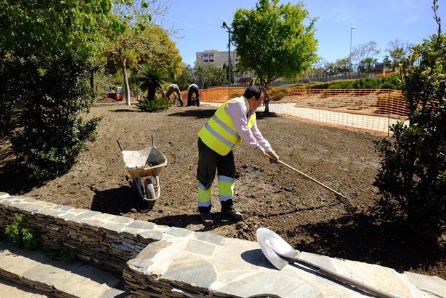 El Ayuntamiento de Málaga aborda con expertos de la UMA las mejoras de la Laguna de La Barrera