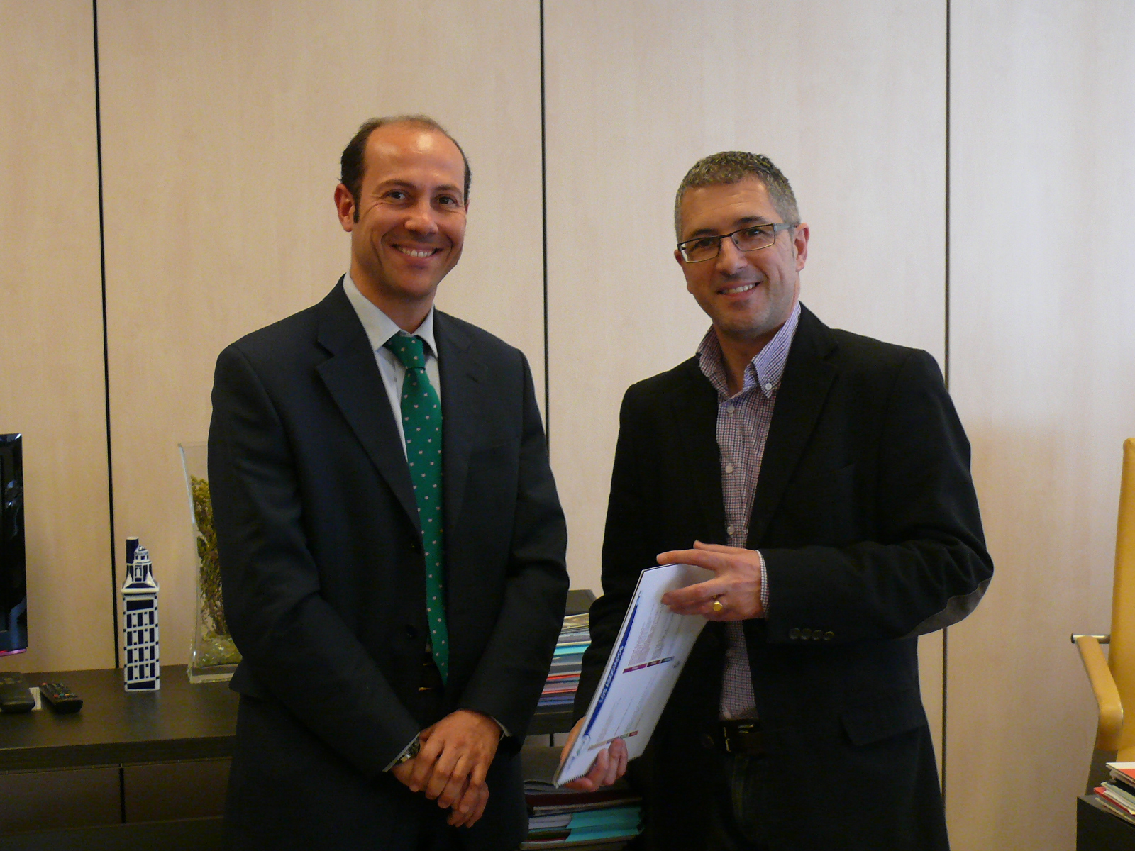 Los gestores de residuos trasladan las preocupaciones del sector  PSOE