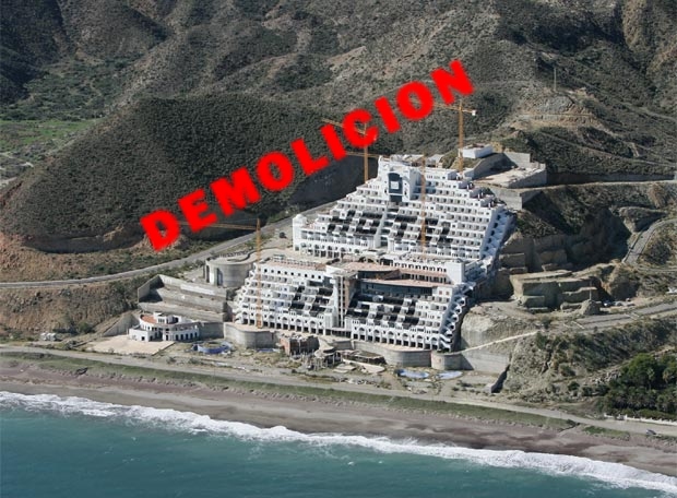 ‘Salvemos Mojácar’ en contra de indemnizaciones por El Algarrobico