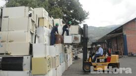 Entregaron refrigeradoras para reciclaje