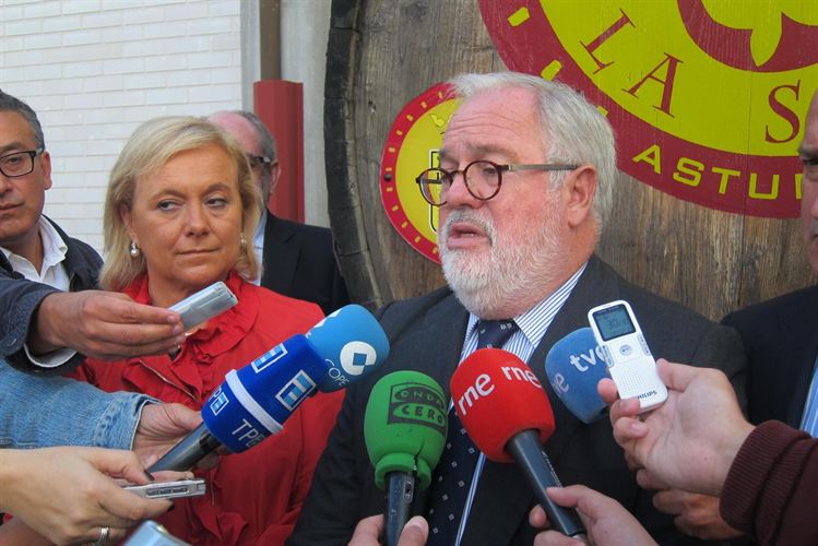 Arias Cañete defiende la "plena constitucionalidad" de la Ley de Costas