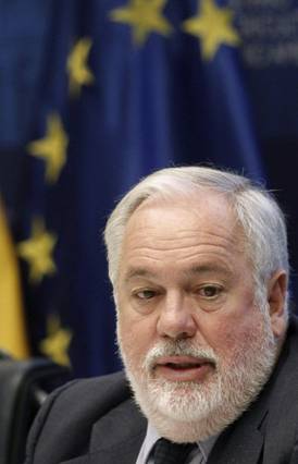 Greenpeace ‘recela’ de la elección como comisario europeo de Clima y Energía de Cañete dados sus vínculos con la industria del petróleo