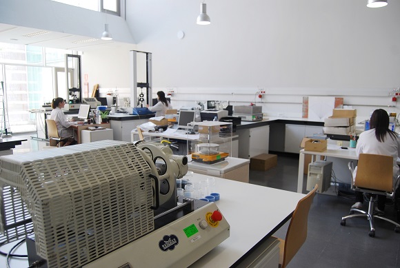 Primeras sandalias 100% recicladas a partir de neumáticos usados