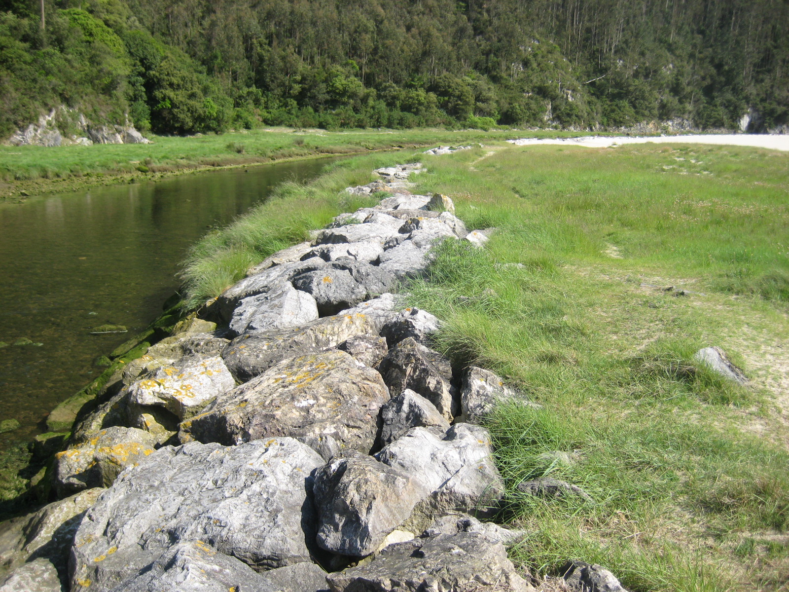Asturias. La Playa de la Franca vuelve estar amenazada