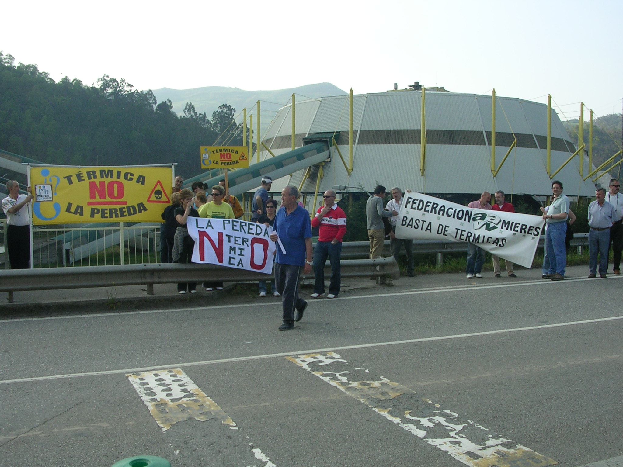 El PSOE aprueba la termica de la Pereda estando en funciones
