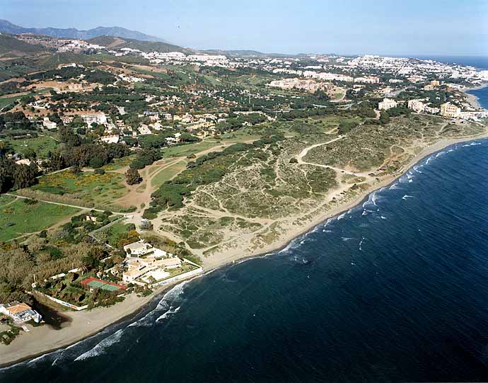 El Congreso pide al Gobierno que impulse la recuperación de las Dunas de Artola de Marbella