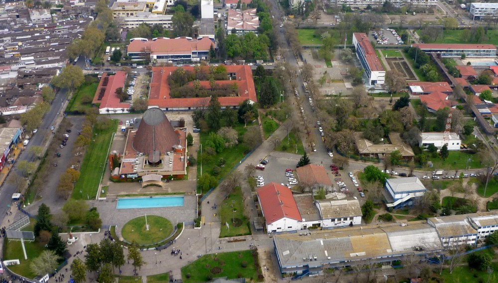 Universidad de Santiago renovará sus áreas verdes con 150 árboles y 10 piletas
