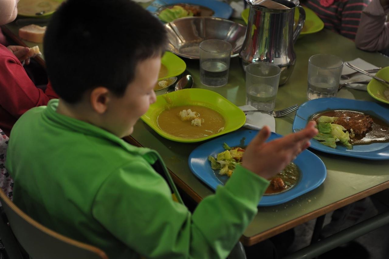 Medio Ambiente presenta un protocolo para reducir el desperdicio de alimentos