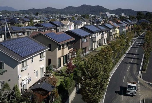 ‘Instalaciones solares fotovoltaicas aisladas y de autoconsumo’