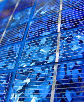 Cel Clis tendrá a pleno rendimiento su fábrica de células fotovoltaicas en Bembibre a finales de año