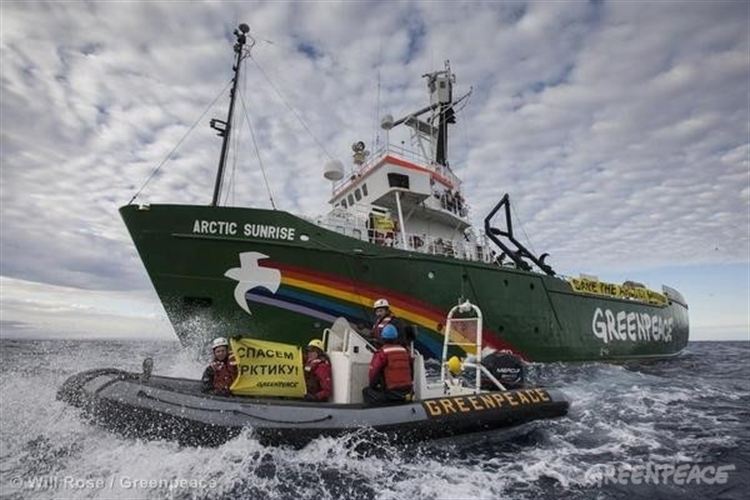 Moscú acusa a los activistas de Greenpeace de poner en peligro a los trabajadores