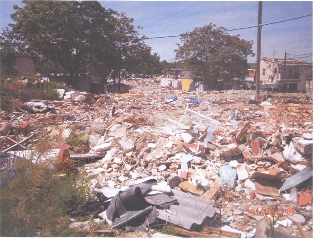 El Defensor del Pueblo admite la queja de vecinos de Perales para que se retiren los escombros de El Ventorro