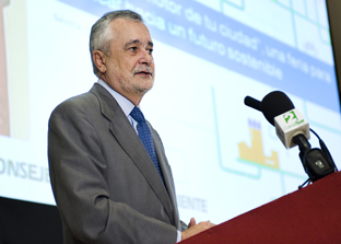 Griñán destaca que más de 500 municipios se han adherido ya al Pacto de los Gobiernos Locales ante el Cambio Climático