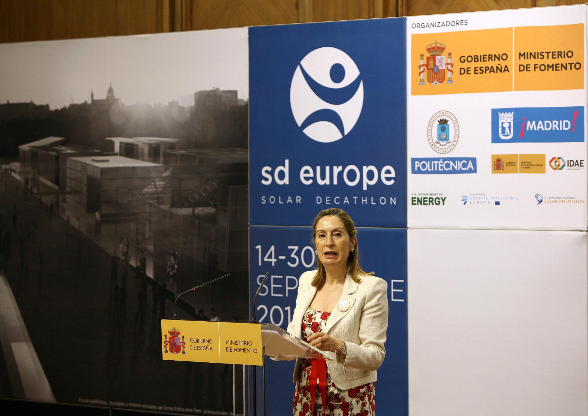 La Ministra de Fomento presenta Solar Decathlon Europe 2012