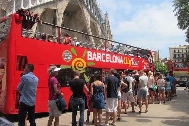 El AMB incorpora el primer bus híbrido de dos pisos de España para el Barcelona City Tour