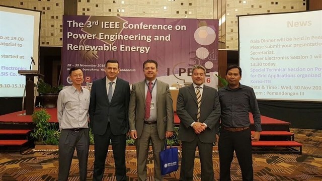 UHU presenta en Indonesia proyecto Aurora ‘Unidad Móvil Autónoma de Generación de Energía Renovable’