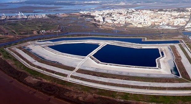 Piden explicaciones a Medio Ambiente sobre el proceso de regeneración de balsas de fosfoyesos de Fertiberia