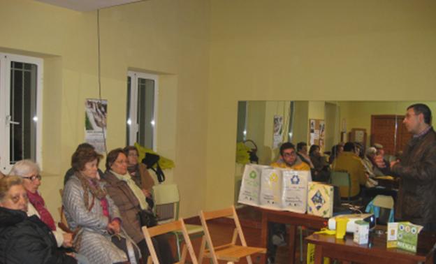 La campaña del reciclaje de SOGAMA con las asociaciones de Cervo (Galicia)