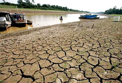 Latinos se manifiestan y  alzan la voz contra el cambio climático